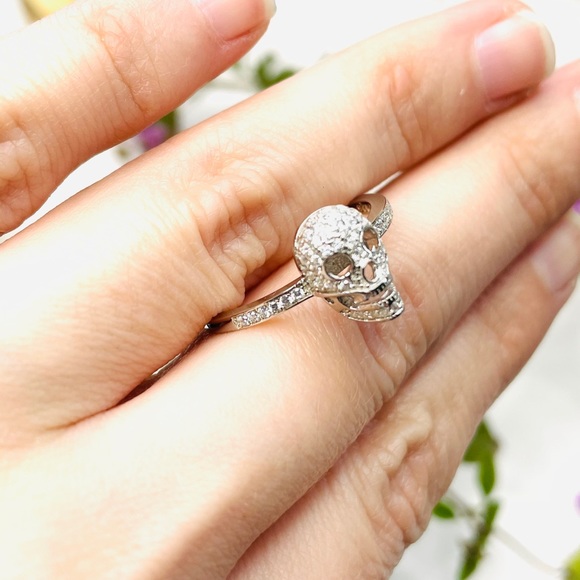 Silver Skull Ring - Picture 3 of 6
